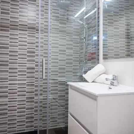 Homeholidaysrentals Virgin Apartment Pineda de Mar